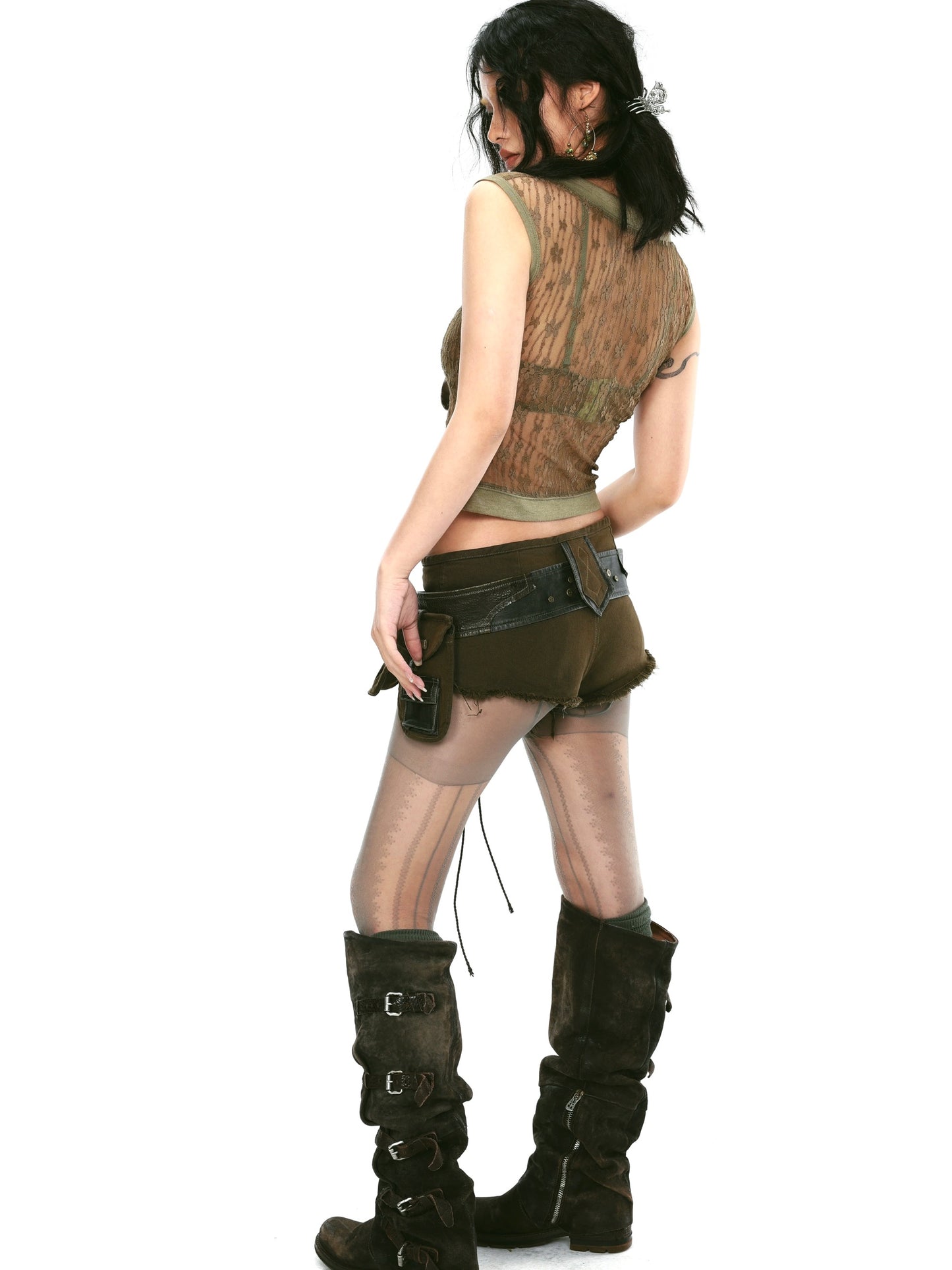 Low-waist Hottie short shorts with belt