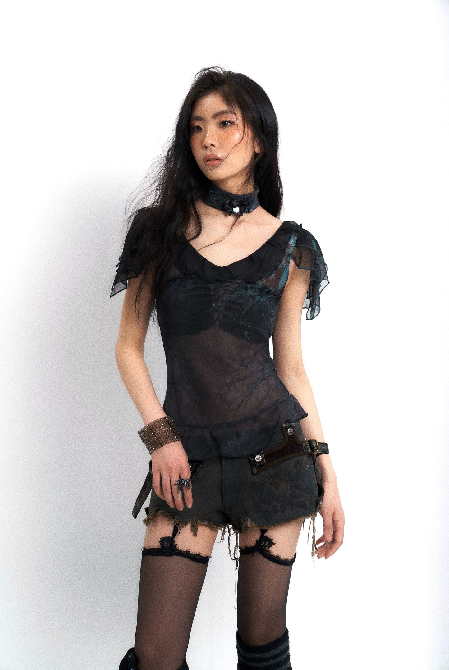 Printed gauze and knitted spliced top with a neck gaiter
