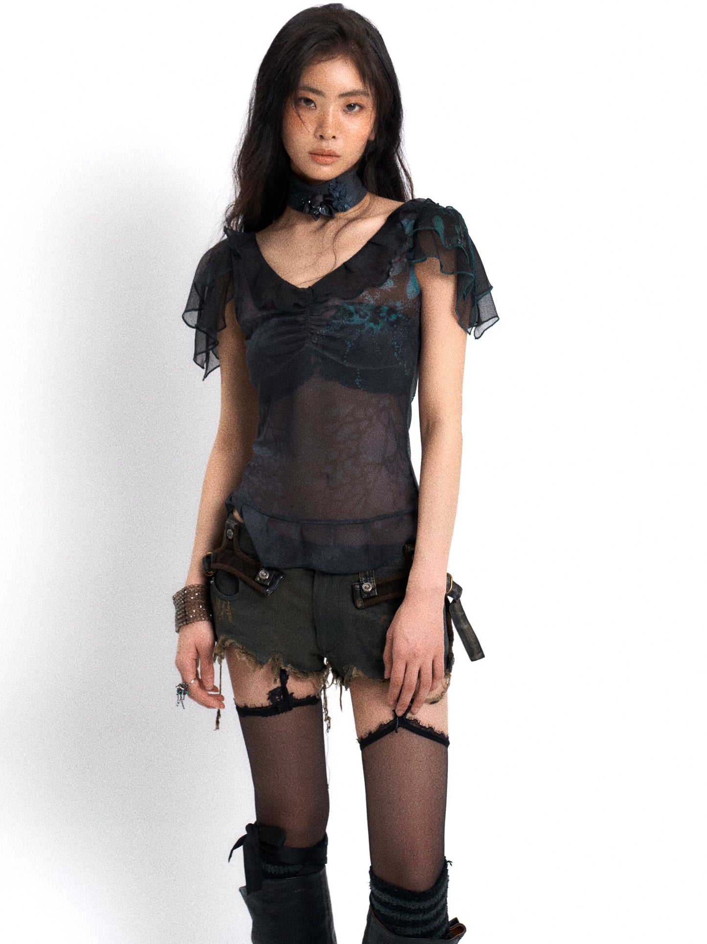 Printed gauze and knitted spliced top with a neck gaiter