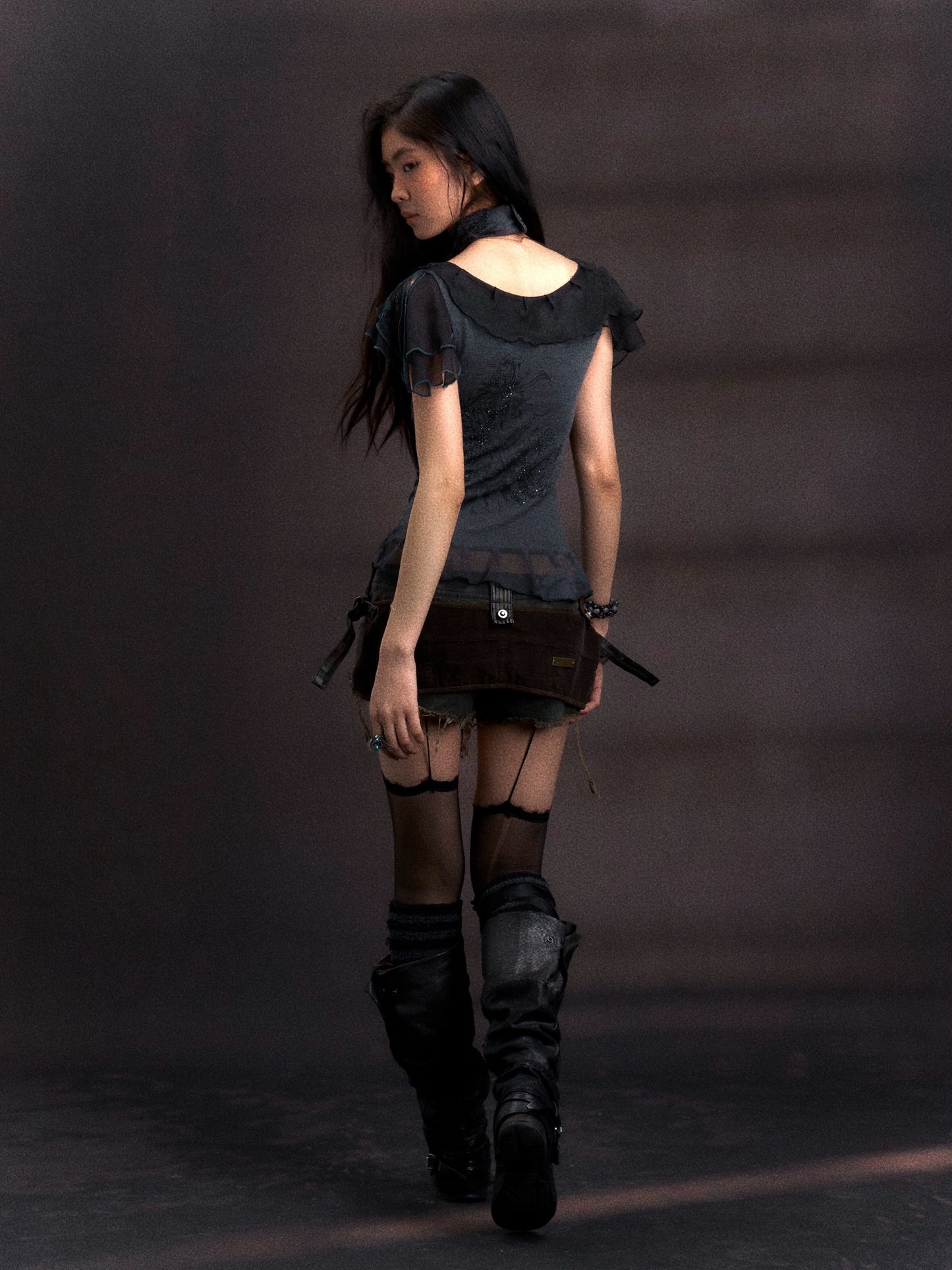 Printed gauze and knitted spliced top with a neck gaiter