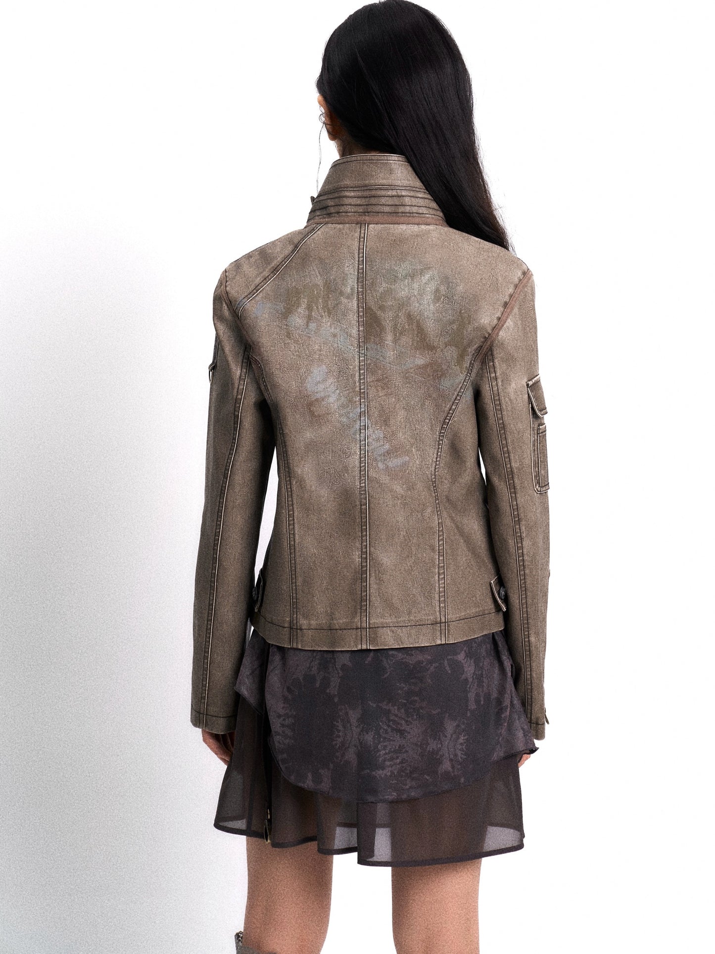 Wash water to make old vintage punk style leather jackets