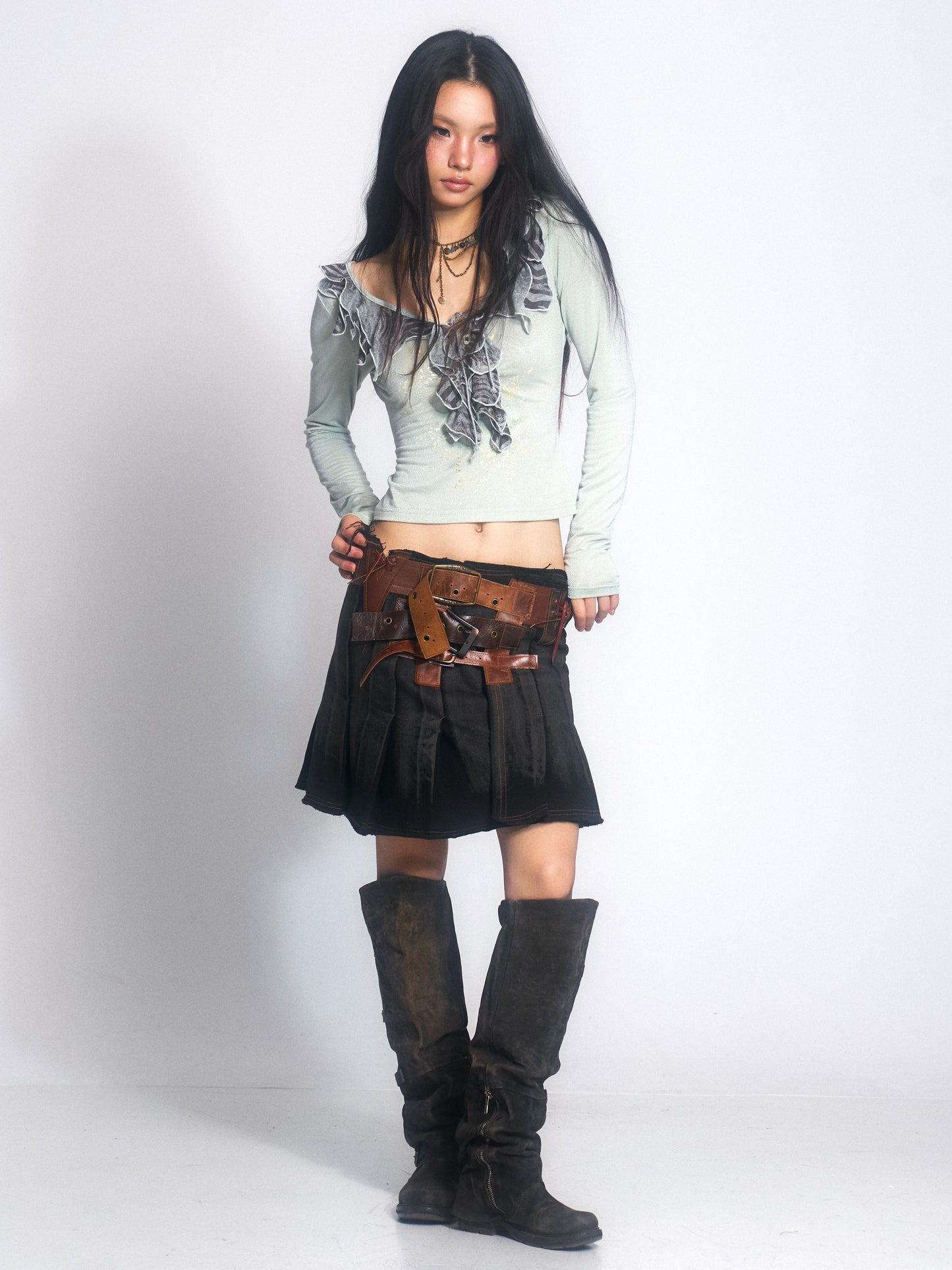 Printed V-Neck Long-Sleeve Stretch Top with Back Chain Detail