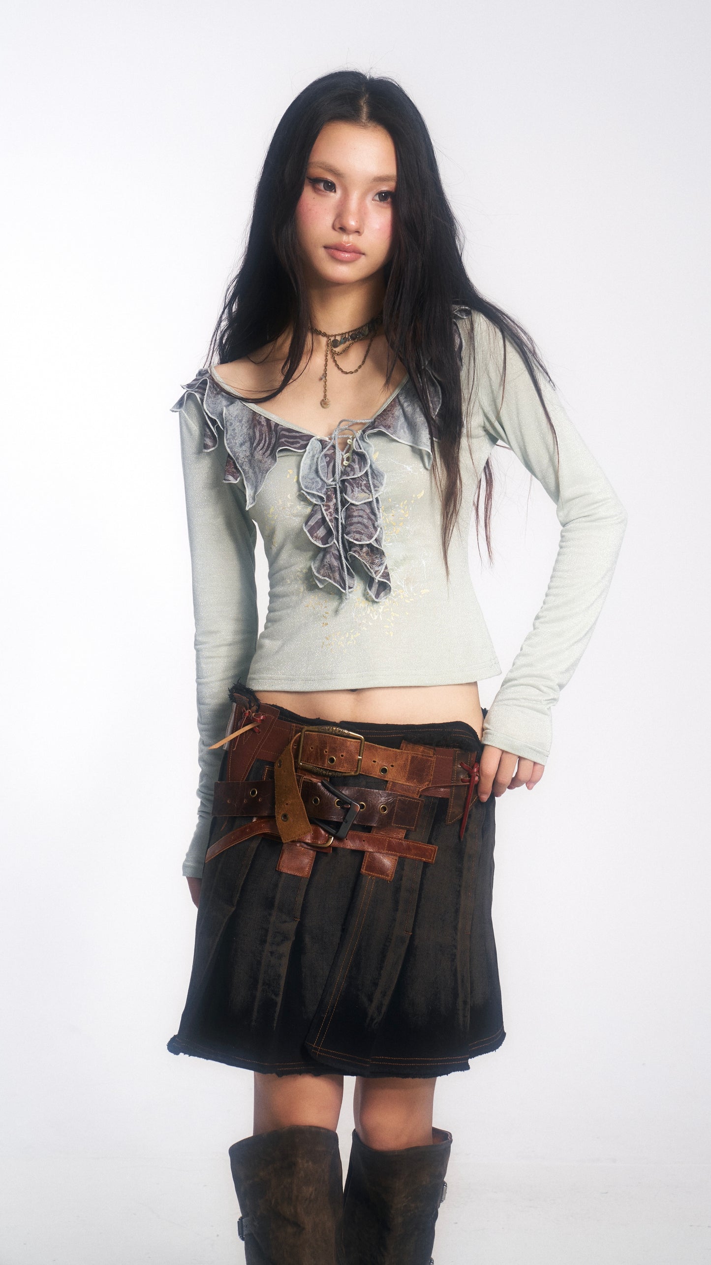 Printed V-Neck Long-Sleeve Stretch Top with Back Chain Detail