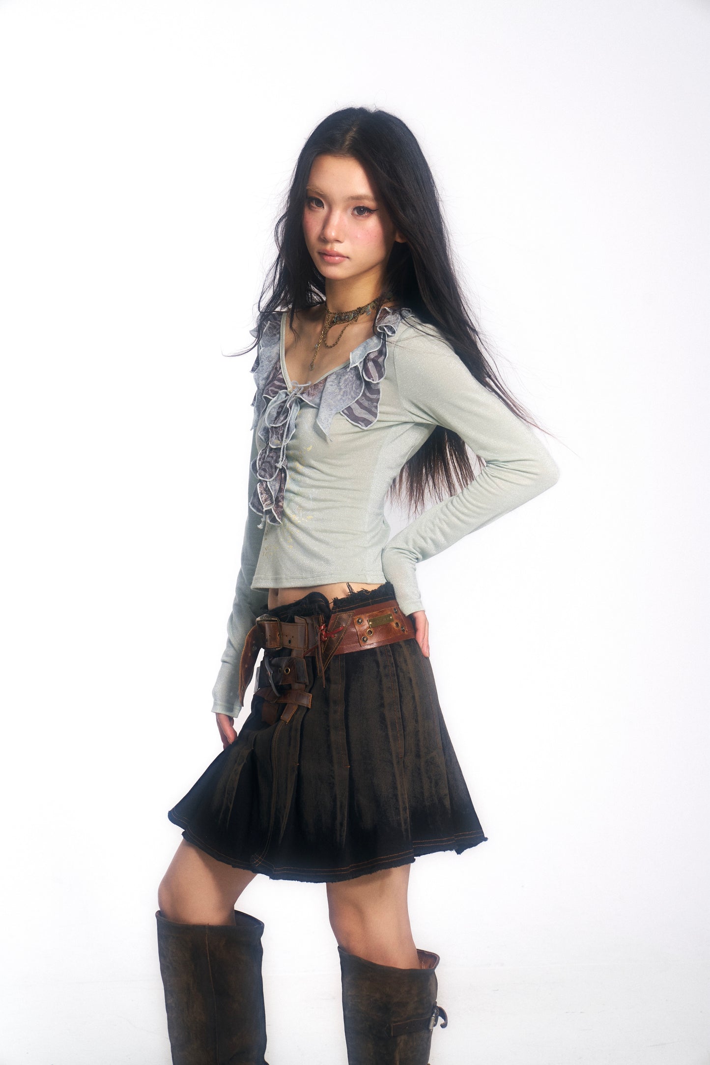 Printed V-Neck Long-Sleeve Stretch Top with Back Chain Detail