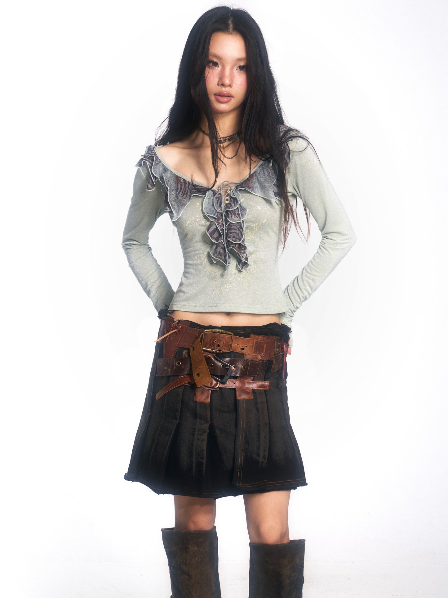 Printed V-Neck Long-Sleeve Stretch Top with Back Chain Detail
