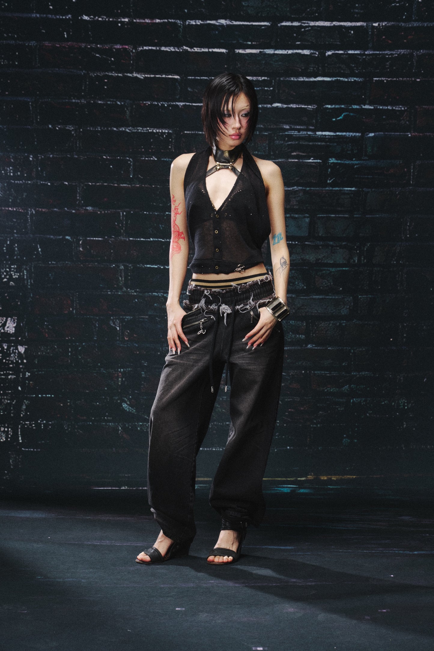 Distressed Denim Jeggings with Ribbed Paneling and Elastic Waist