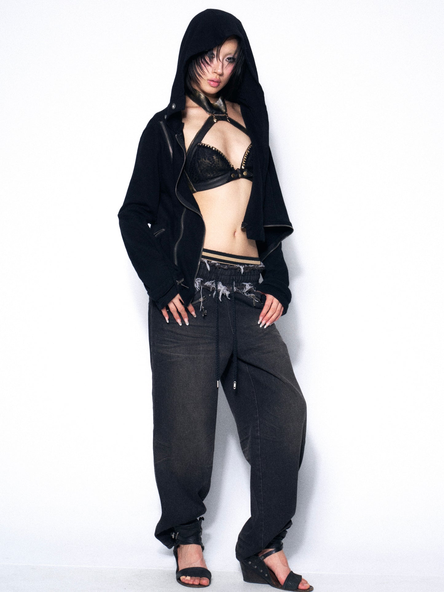 Distressed Denim Jeggings with Ribbed Paneling and Elastic Waist